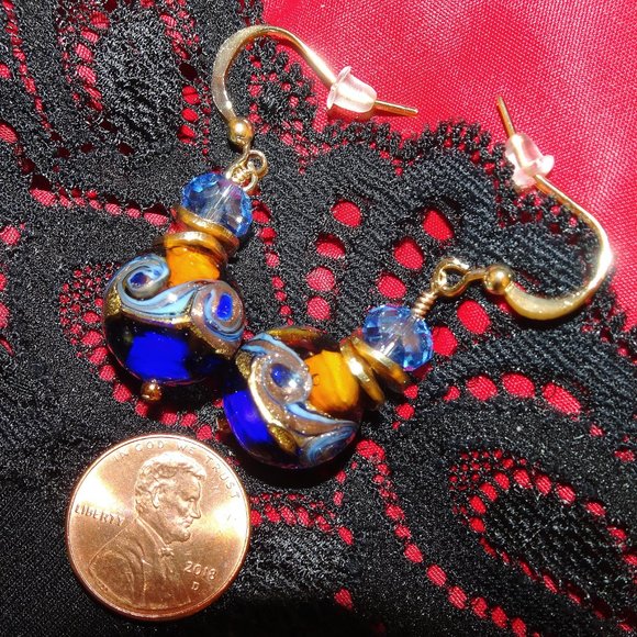 Handcrafted Murano earrings in deep blue and gold - Picture 4 of 6